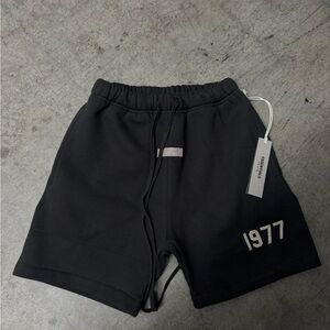 Black 1977 Men Shorts essential shorts authentic